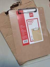 Deli A4 書寫板夾 #9226